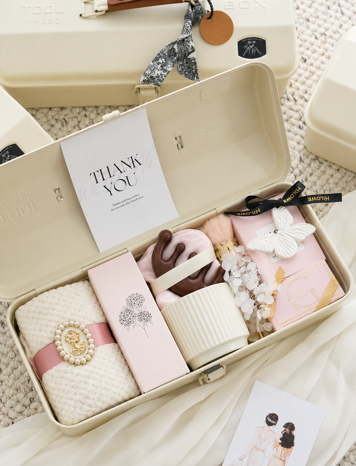 The "IT-GIRL"' Collection